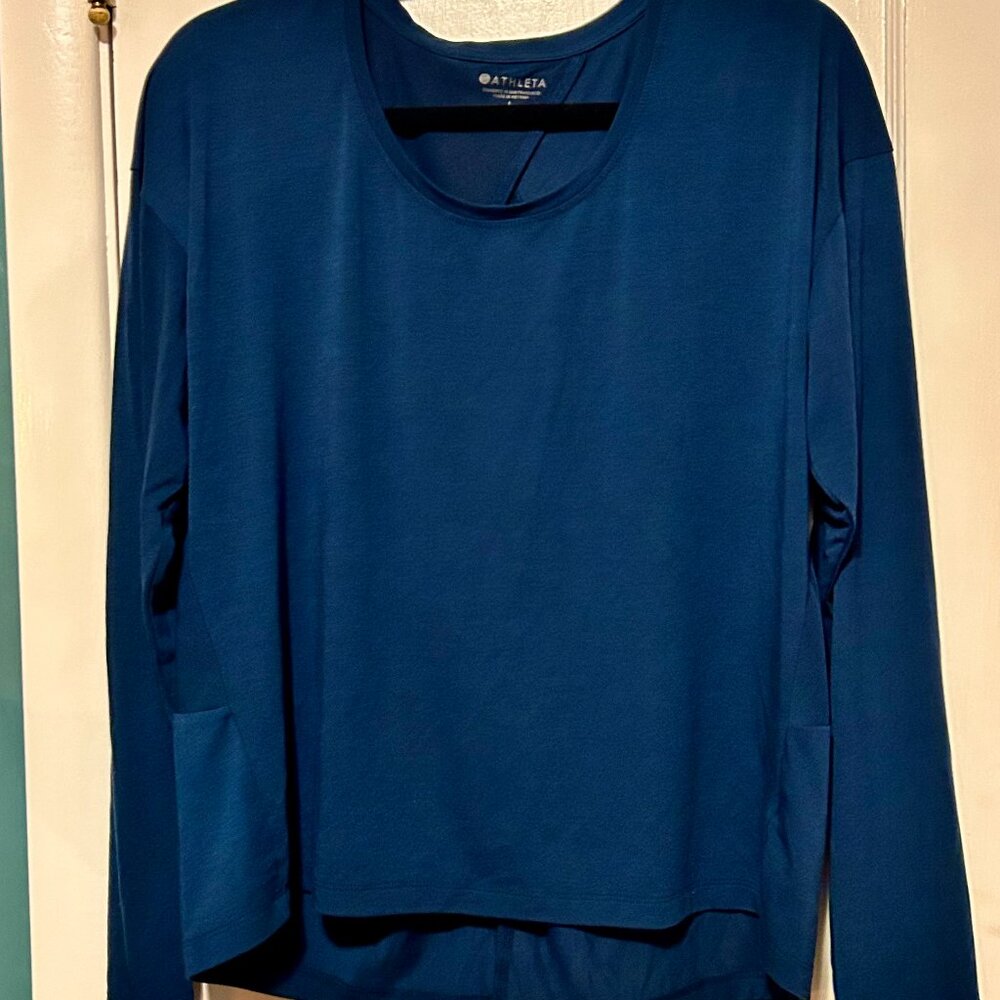 Long Sleeve Azure Blue Women's Athleta Top with Cutout Back